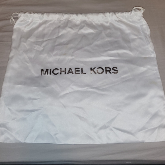 Michael Kors crossbody purse - Picture 5 of 8